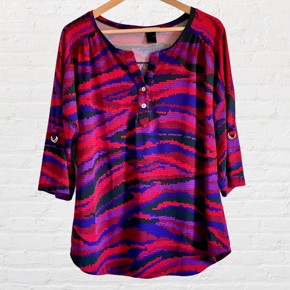 KATE & HENRY V NECK 3/4 SLEEVE TOP